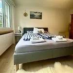 Blick Lischana- Ein Traum Mit Bergpanorama, Sauna, Hottub Apartmán *