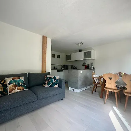 Blick Lischana- Ein Traum Mit Bergpanorama, Sauna, Hottub شقة سكول