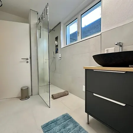 Lägenhet Blick Lischana- Ein Traum Mit Bergpanorama, Sauna, Hottub